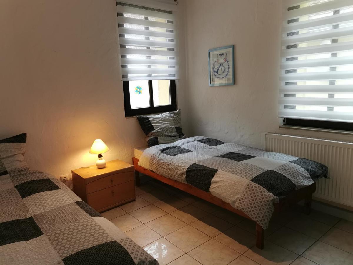 Familienzimmer mit Gemeinschaftsbad